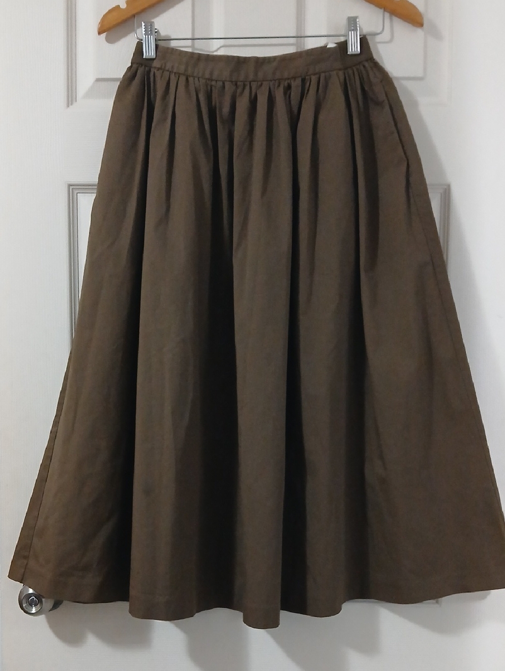 Uniqlo Olive Flair Skirt with Pockets size S